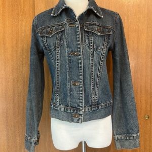 GAP Women’s Denim Trucker style Jacket Size Small S